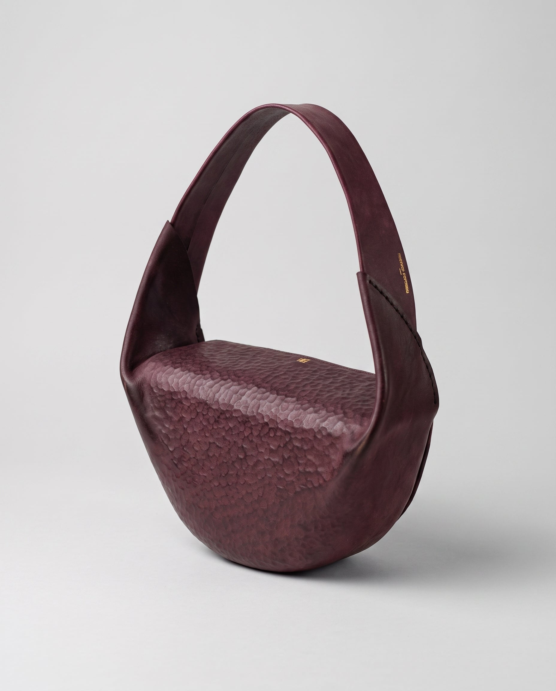 Perla handbag in hammered leather