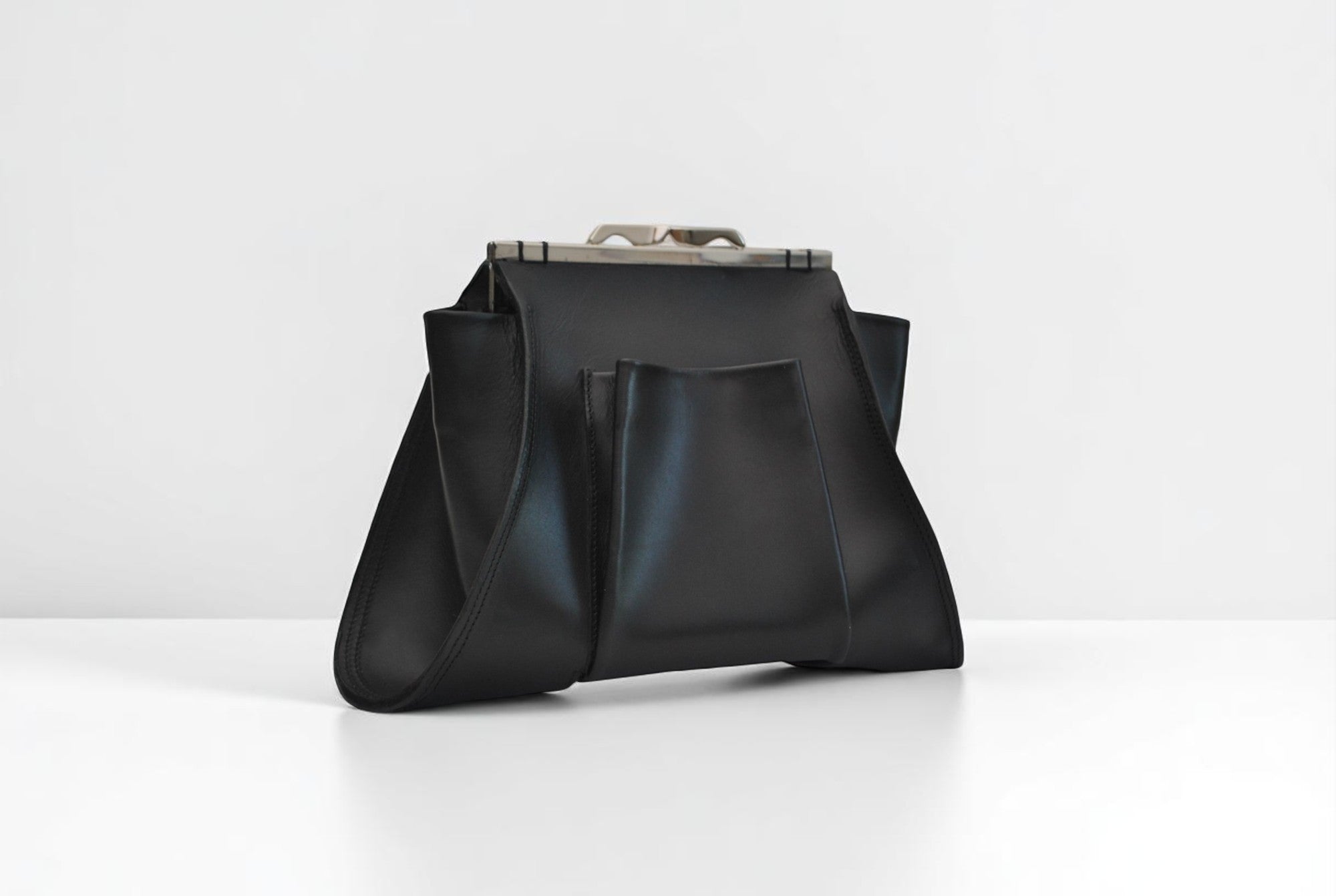 Ursus clutch black