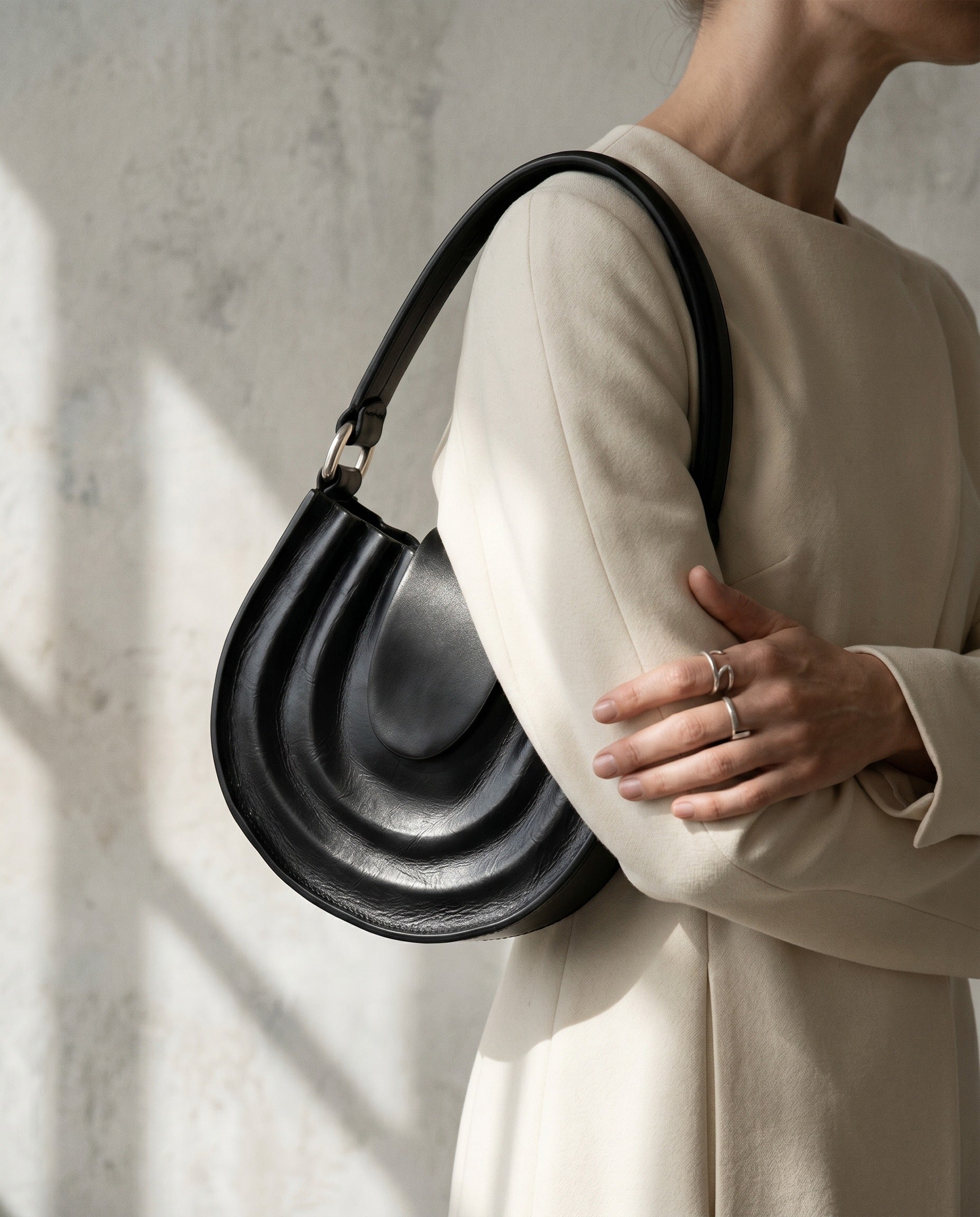 Aura hand-bag